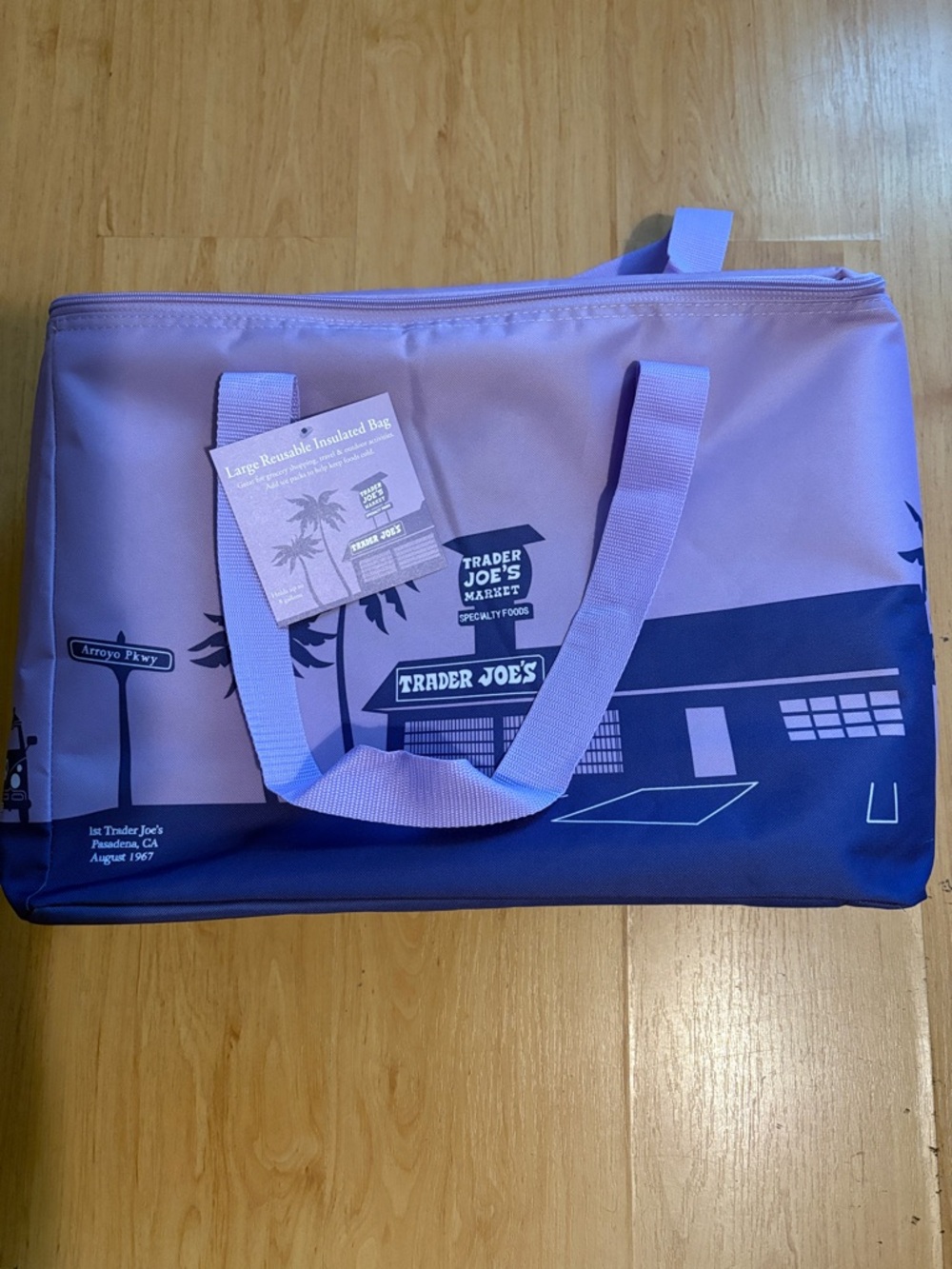 Trader Joe's Large Reusable Insulated Bag - Lavender   NWT.